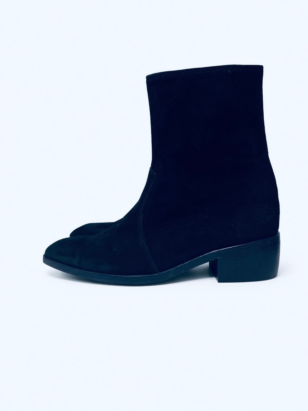 The Arbyle Black, side